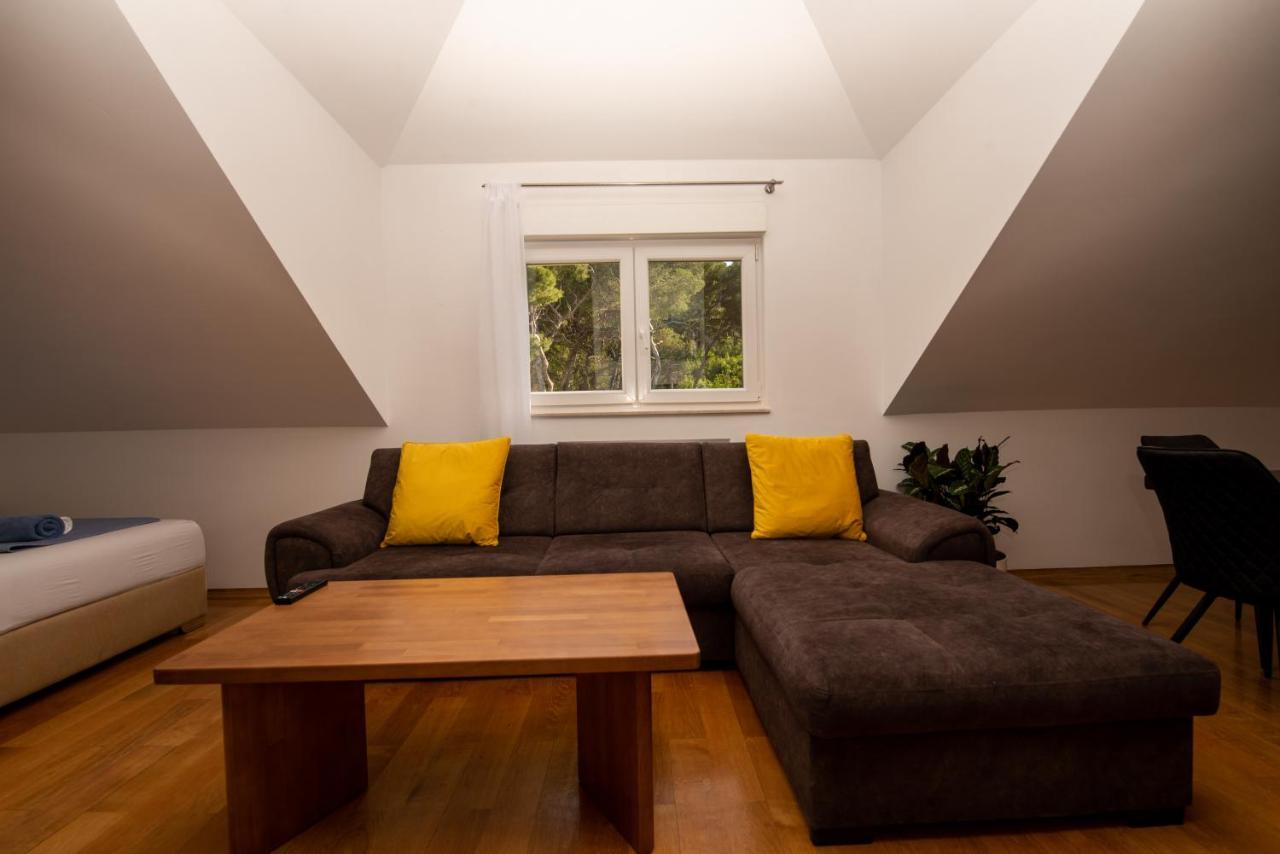 Sunset City Apartment Split Exterior photo
