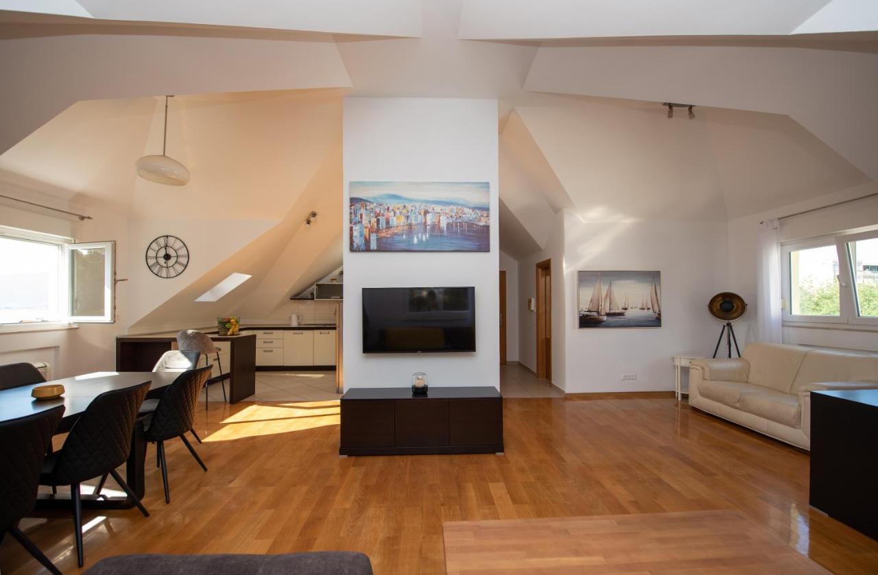 Sunset City Apartment Split Exterior photo